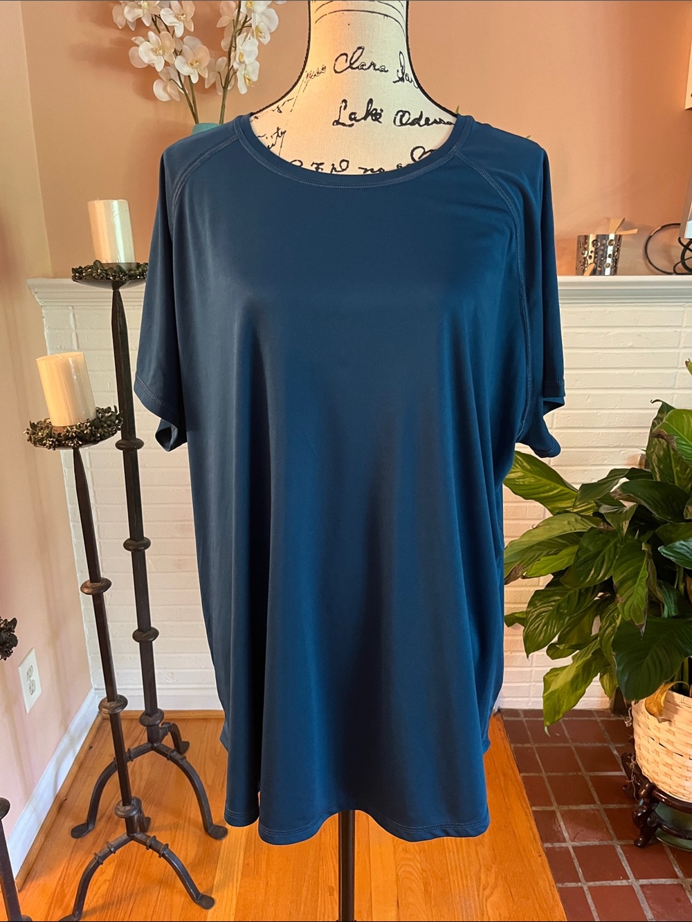 Women's Short-Sleeve Tee in Deep Teal
